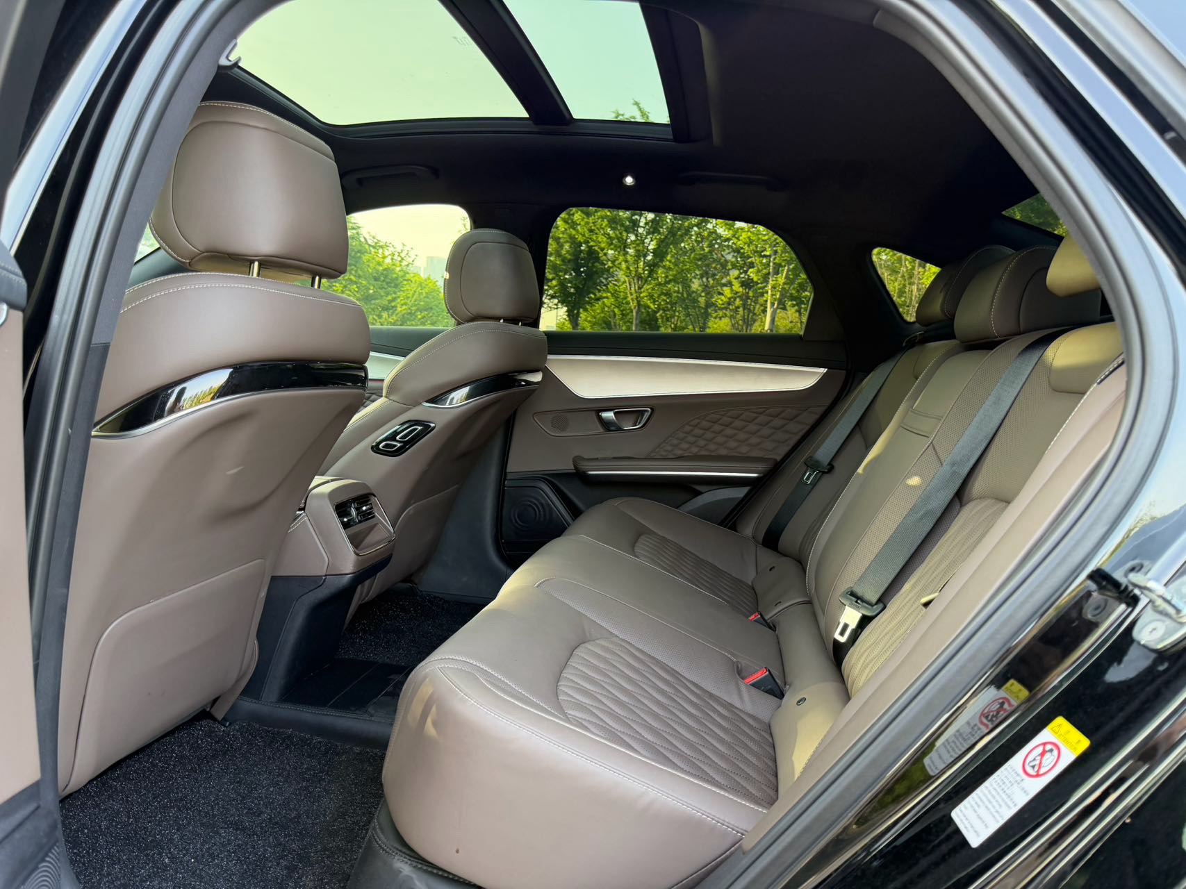 BYD Han 2024 صورة سيارة #5