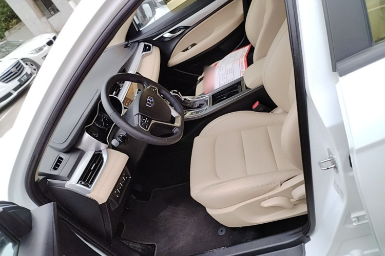 GEELY Emgrand 2019 #15 GEELY Emgrand 2019 car image #15