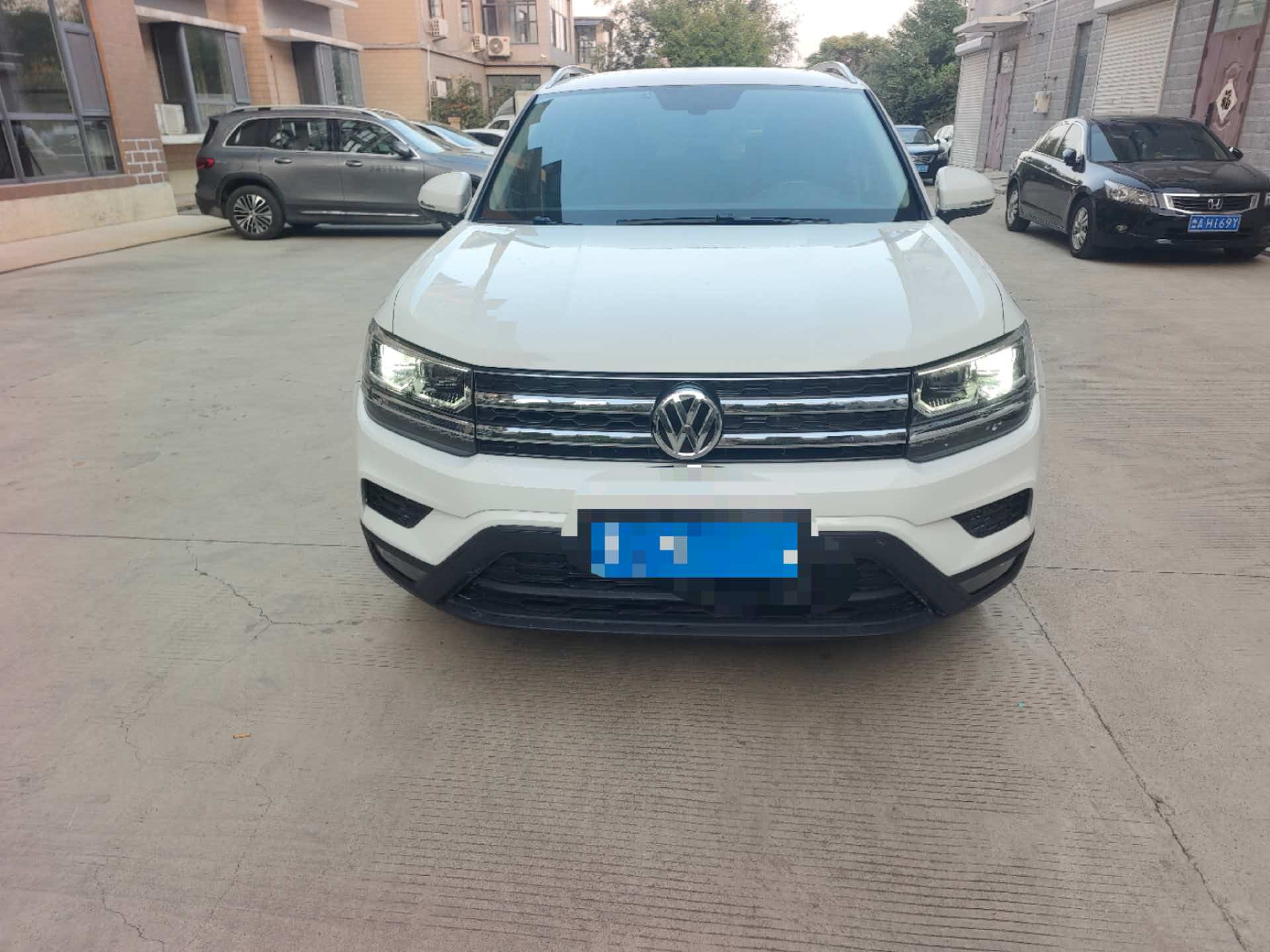 2020 immagine di auto #5