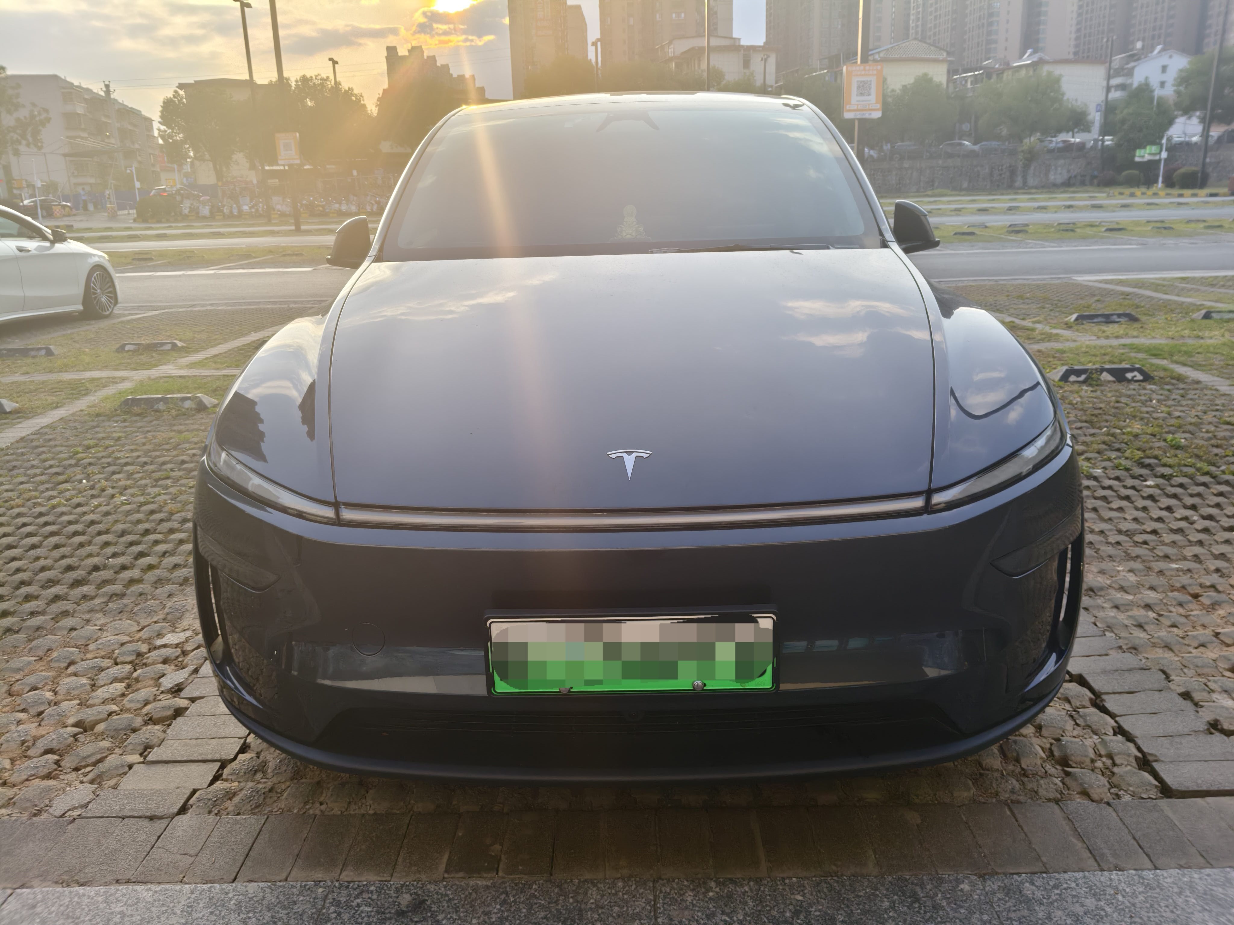 Tesla Model Y 2025 #2 Tesla Model Y 2025 imagen de coche #2