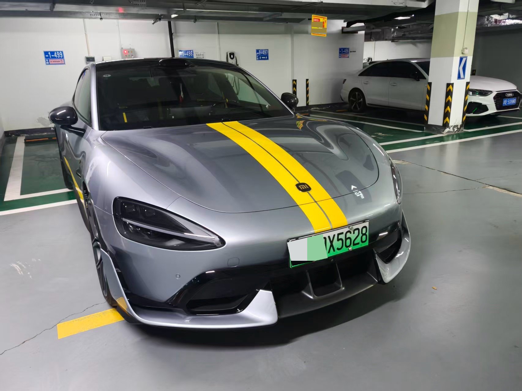 MI SU7 Ultra 2025 car image #2