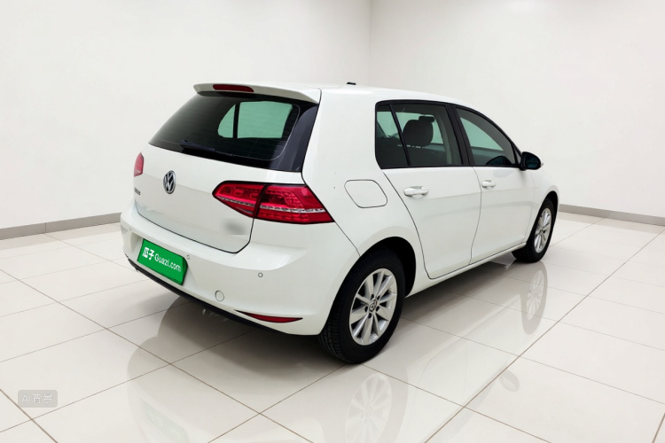 Volkswagen Golf 2017 car image #7