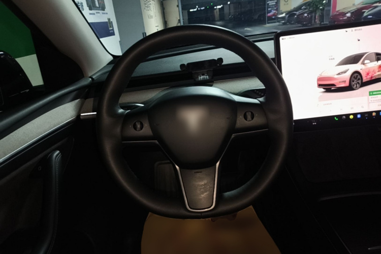 Tesla Model Y 2024 #11 Tesla Model Y 2024 car image #11