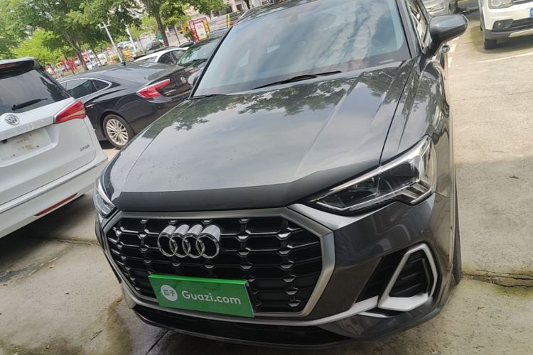 Audi Q3 2021 car image #3