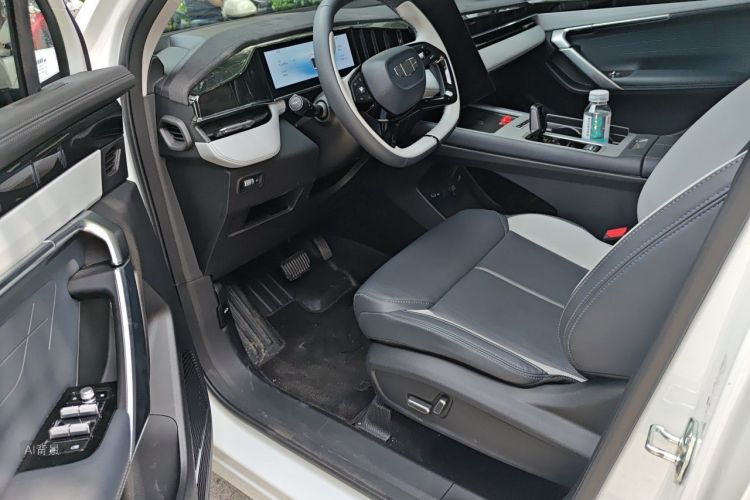 GEELY Boyue L 2025 car image #18