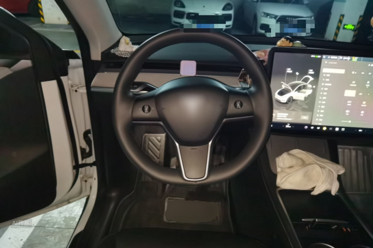 Tesla Model Y 2024 #12 Tesla Model Y 2024 car image #12
