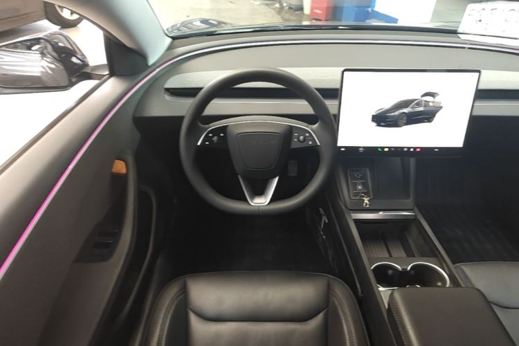 Tesla Model 3 2024 car image #11