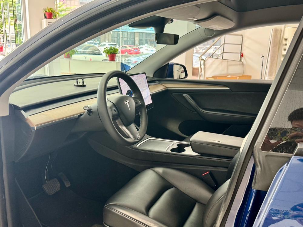 Tesla Model Y 2021 #16 Tesla Model Y 2021 car image #16