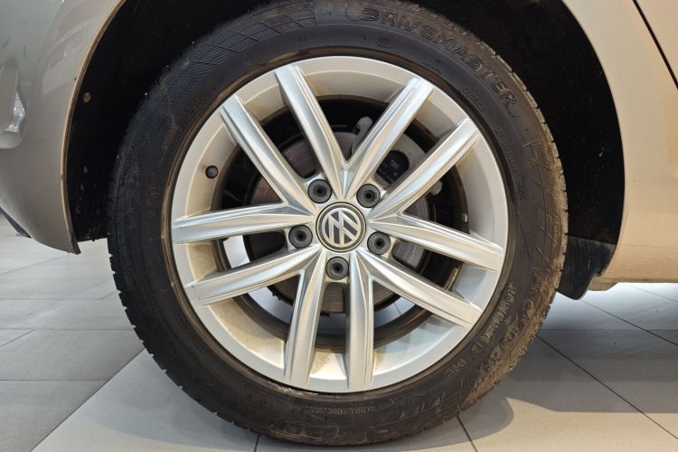Volkswagen Golf 2016 car image #3