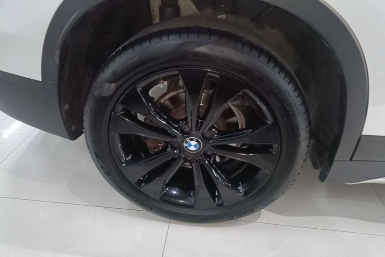 BMW X1 2020 car image #10