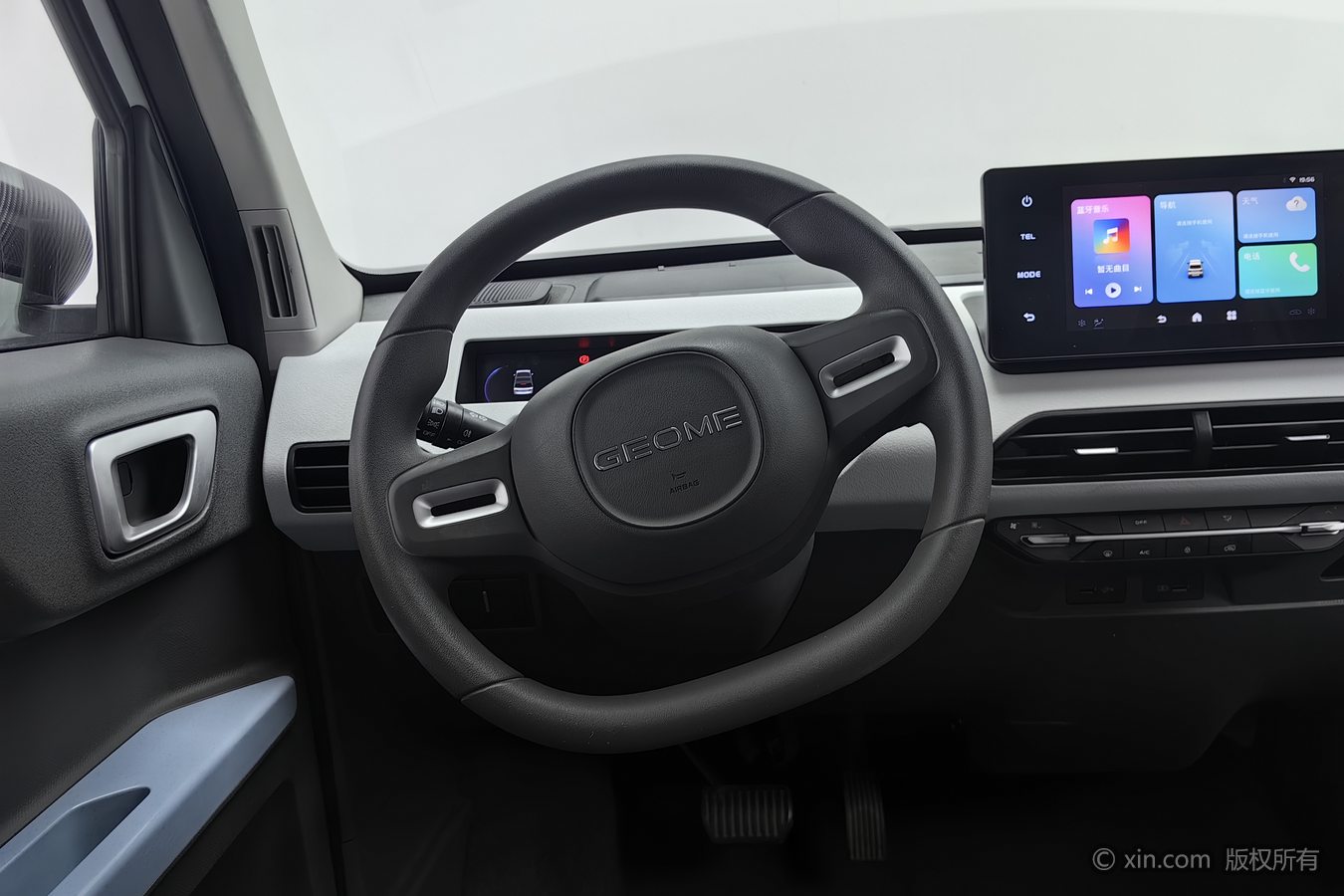 2023 car image #11