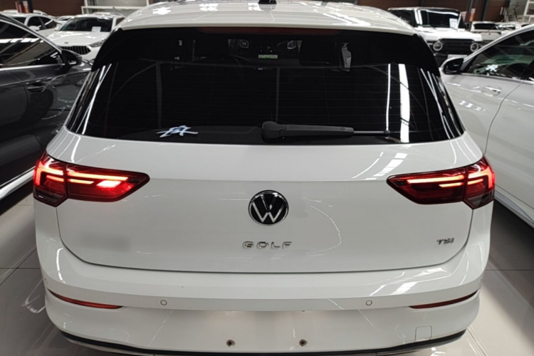 Volkswagen Golf 2021 car image #6