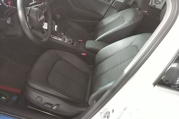 Audi A3 2019 immagine di auto #15