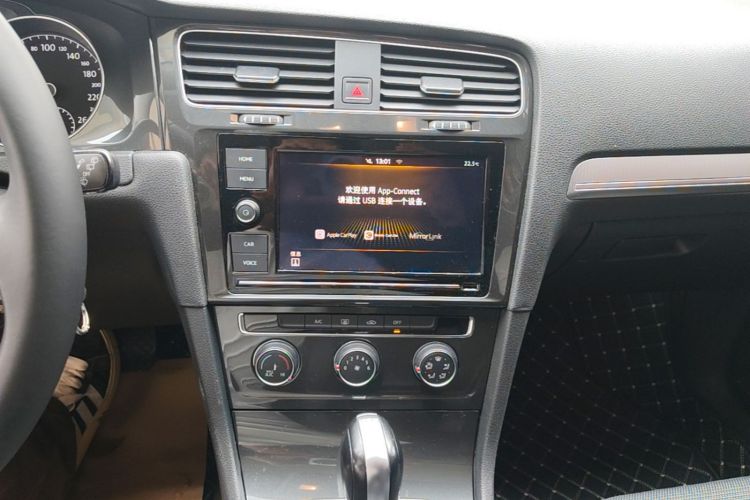 Volkswagen Golf 2019 #13 Volkswagen Golf 2019 car image #13
