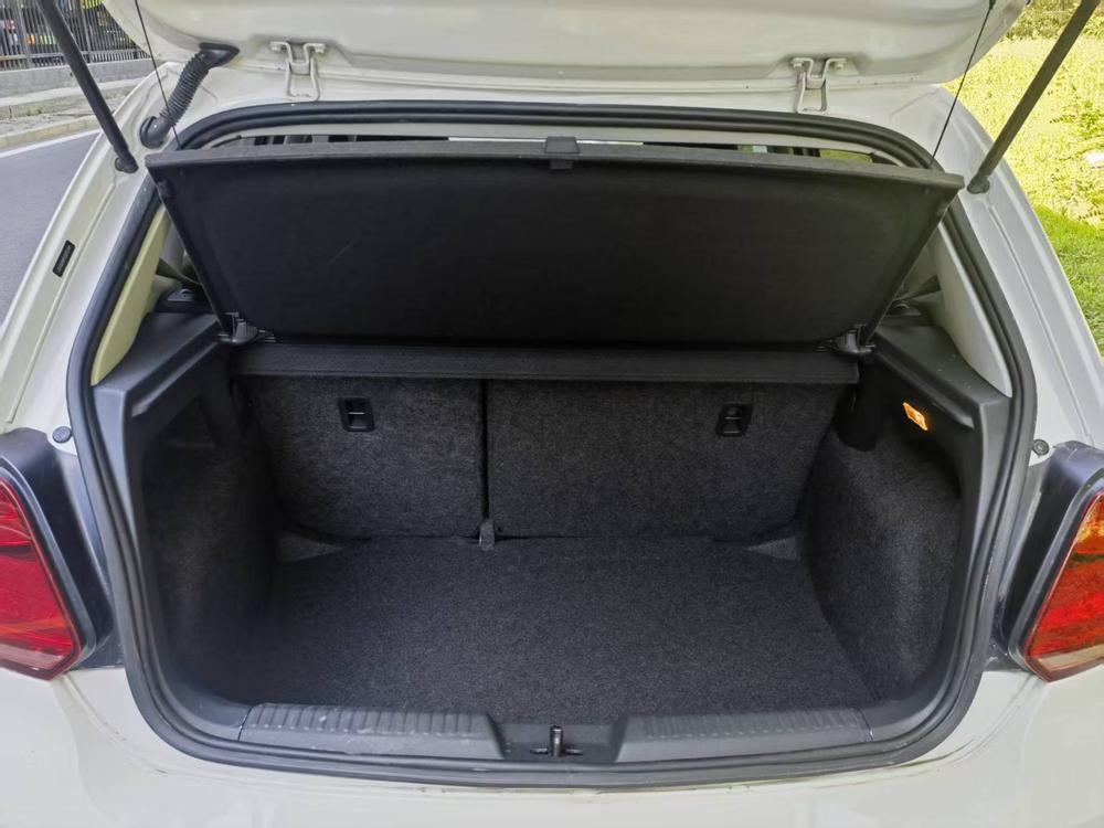 Volkswagen Polo 2016 car image #11