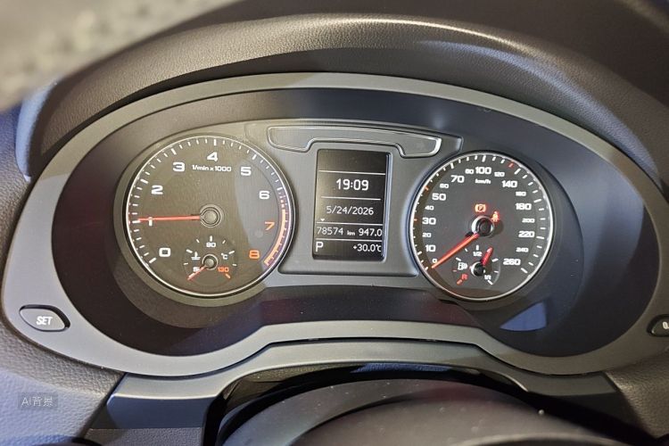 Audi Q3 2017 #13 Audi Q3 2017 car image #13
