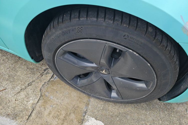 Tesla Model 3 2020 car image #9