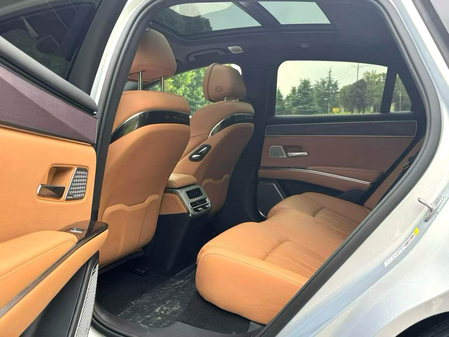 BYD HanL 2025 car image #6