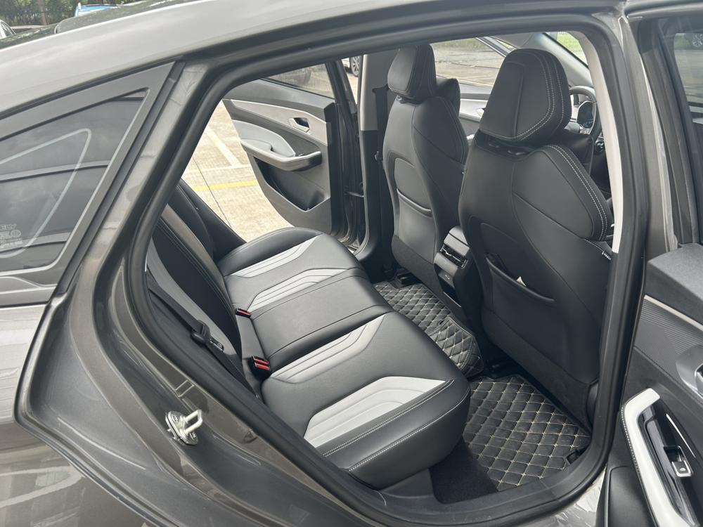 GEELY Binray 2024 immagine di auto #15