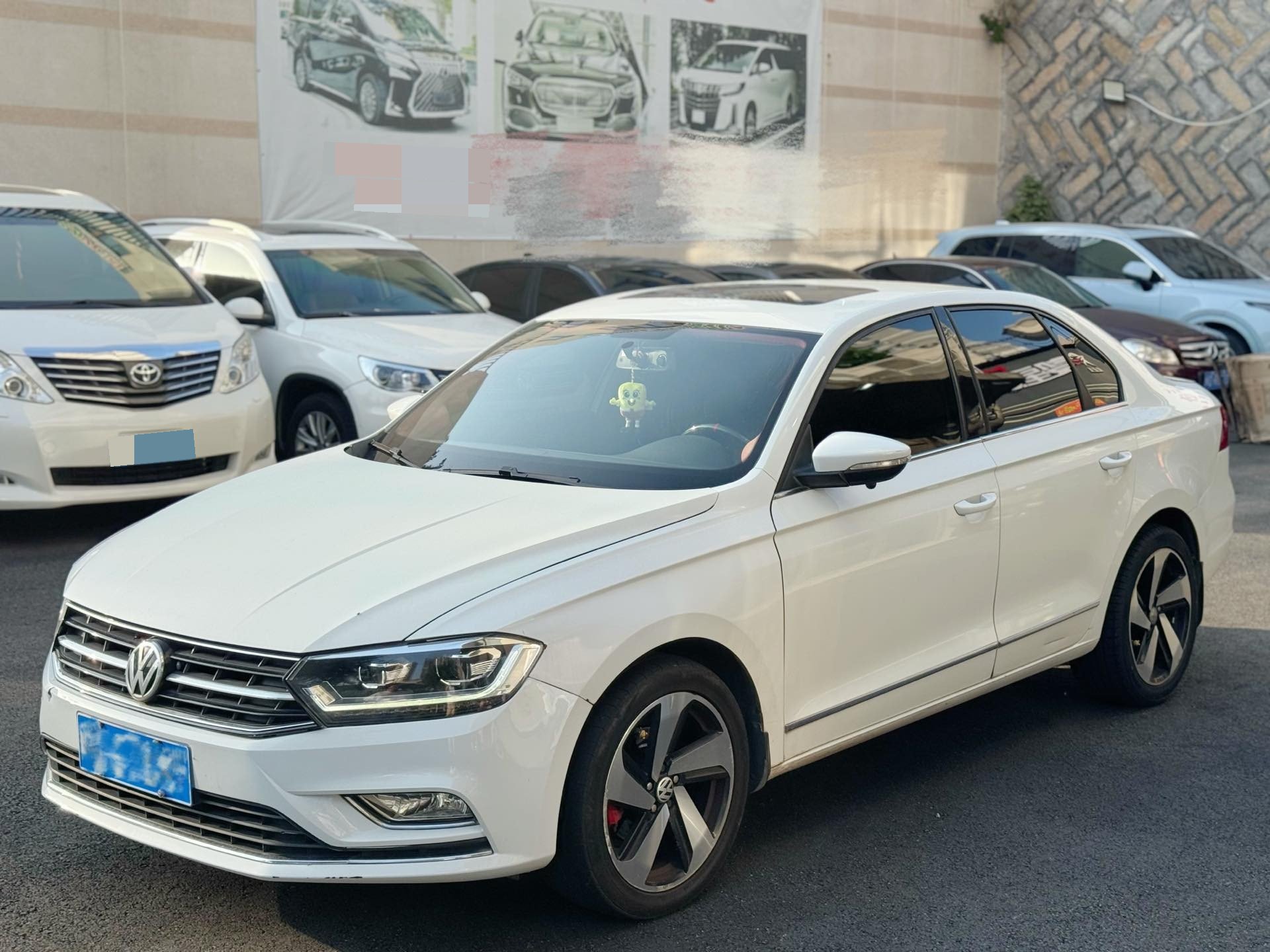 Volkswagen Bora 2017 car image 