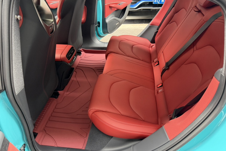 MI SU7 2025 car image #12