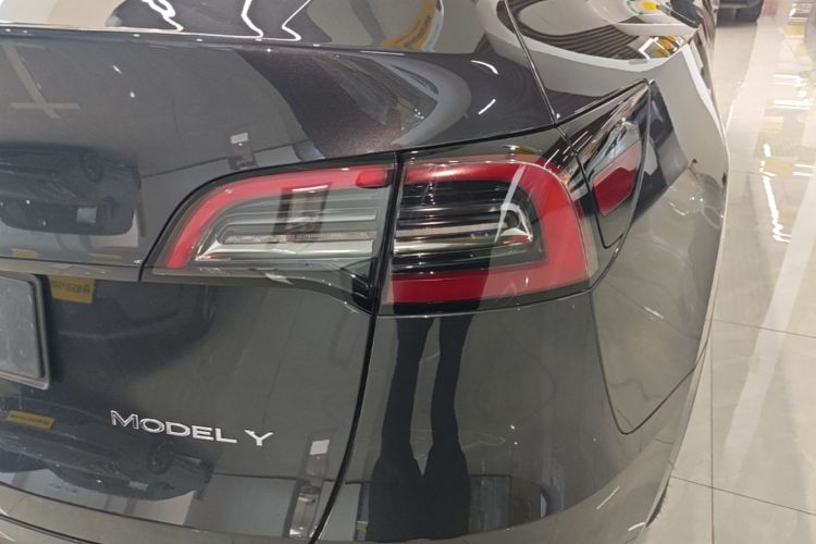 Tesla Model Y 2024 #8 Tesla Model Y 2024 immagine di auto #8