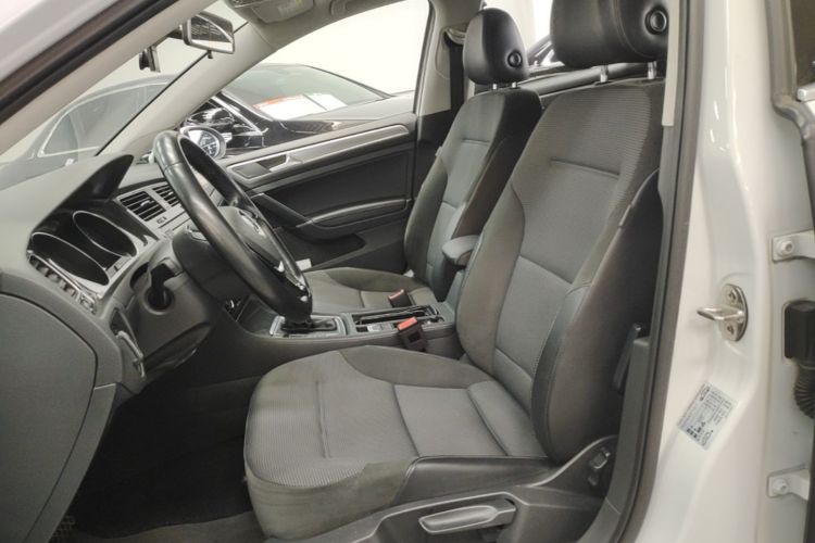 Volkswagen Golf 2018 car image #15