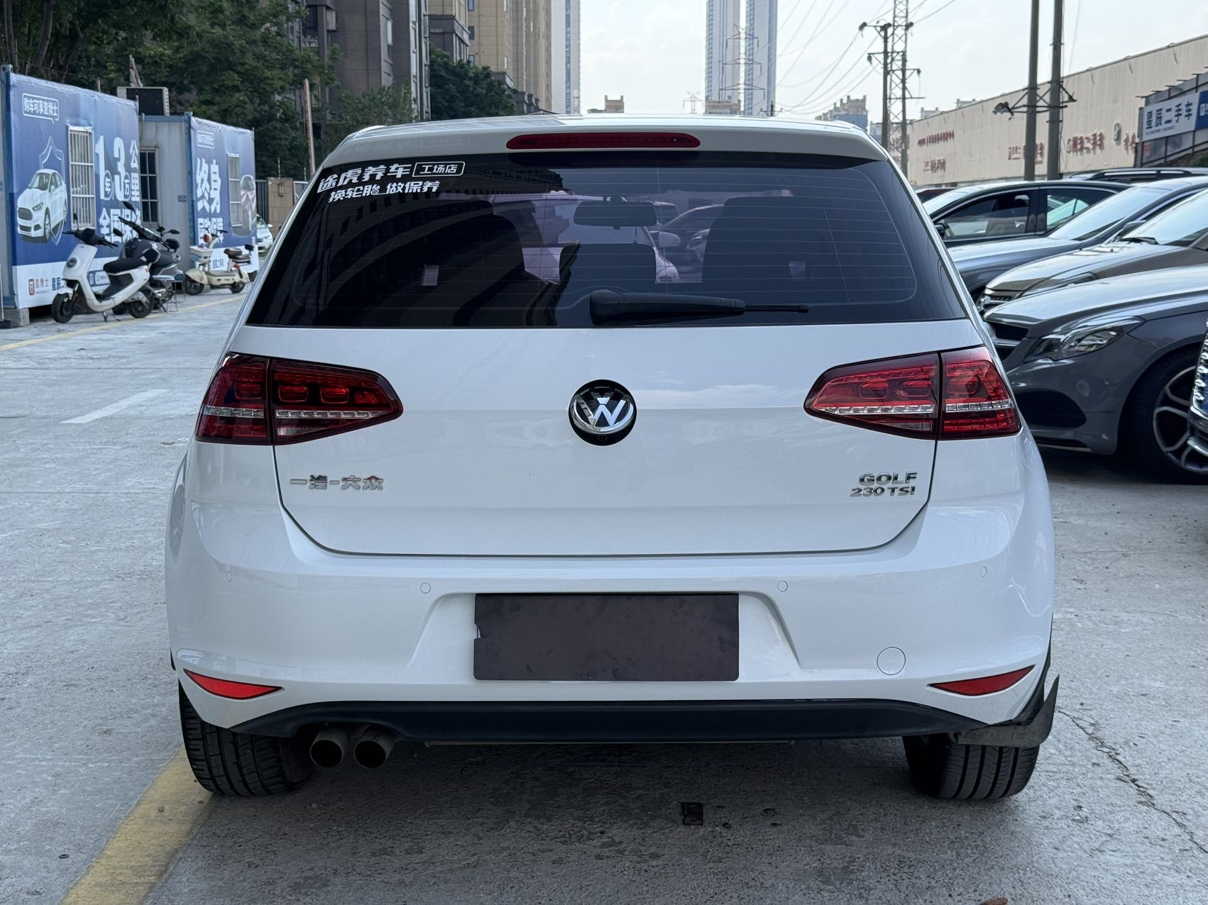 Volkswagen Golf 2017 car image #8