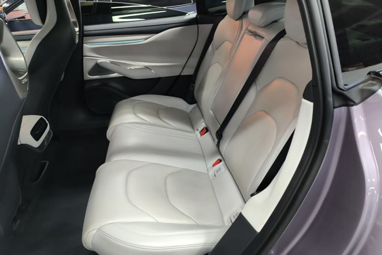 MI SU7 2024 car image #17