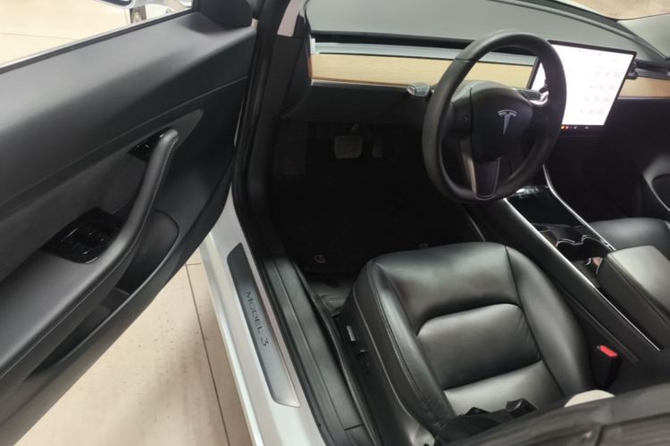 Tesla Model 3 2020 #16 Tesla Model 3 2020 car image #16