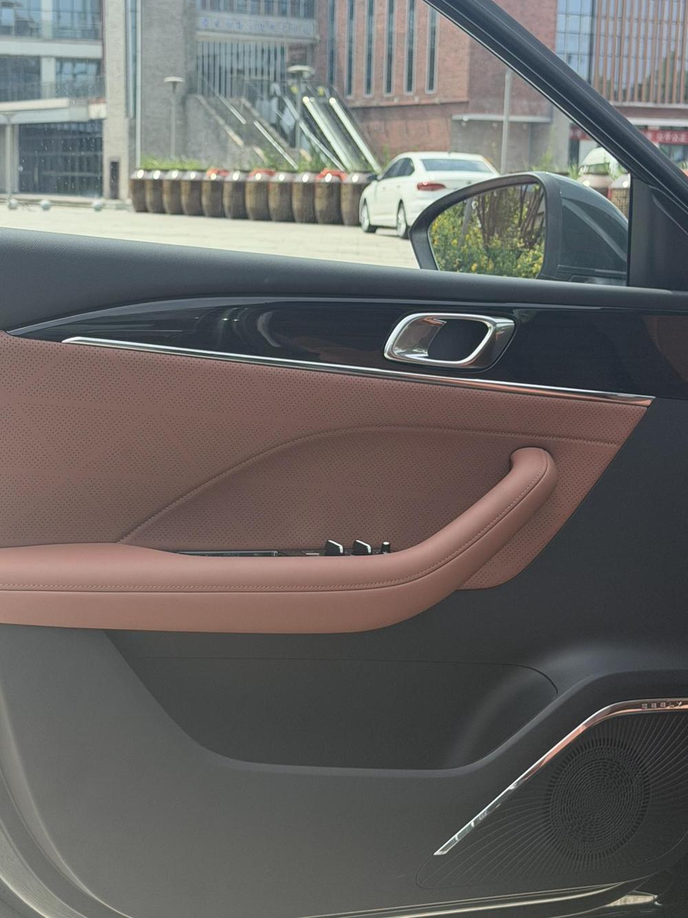 GEELY Emgrand 2025 immagine di auto #14