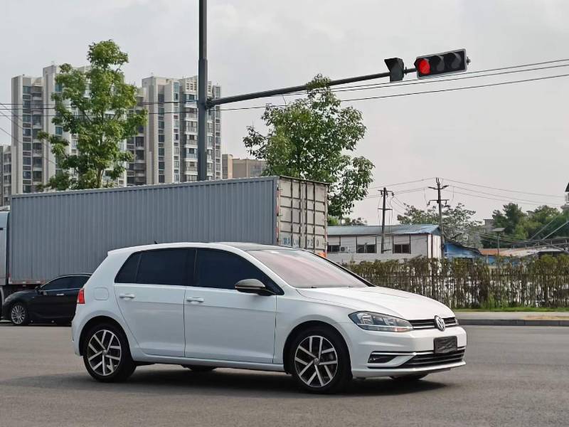 Volkswagen Golf 2020 #3 Volkswagen Golf 2020 car image #3