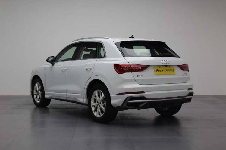 Audi Q3 2019 car image #4