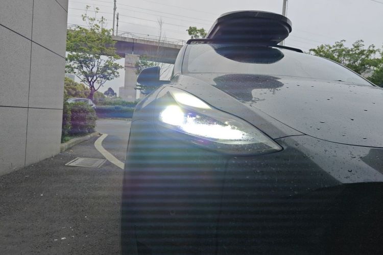 Tesla Model Y 2022 immagine di auto #8