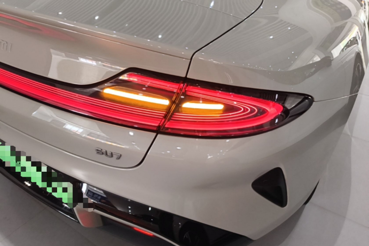 MI SU7 2025 car image #8