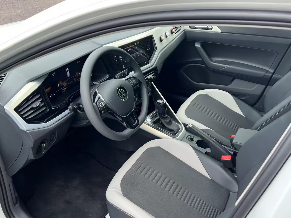 Volkswagen Polo 2023 car image #7