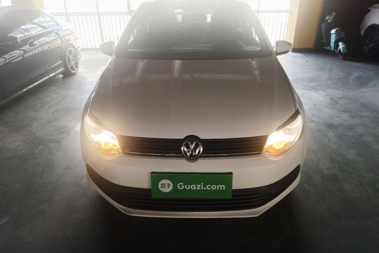 Volkswagen Polo 2016 car image #3
