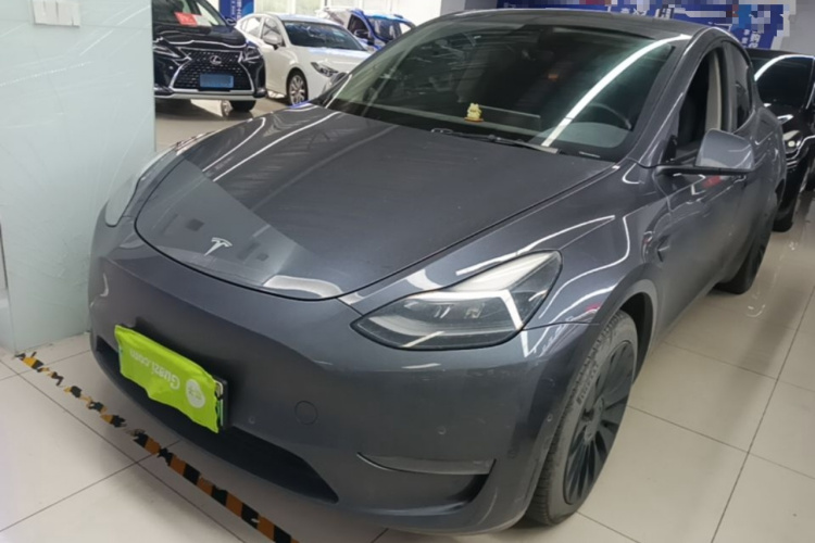 Tesla Model Y 2021 immagine di auto #2