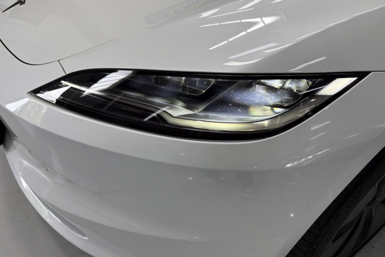 Tesla Model 3 2025 car image #25