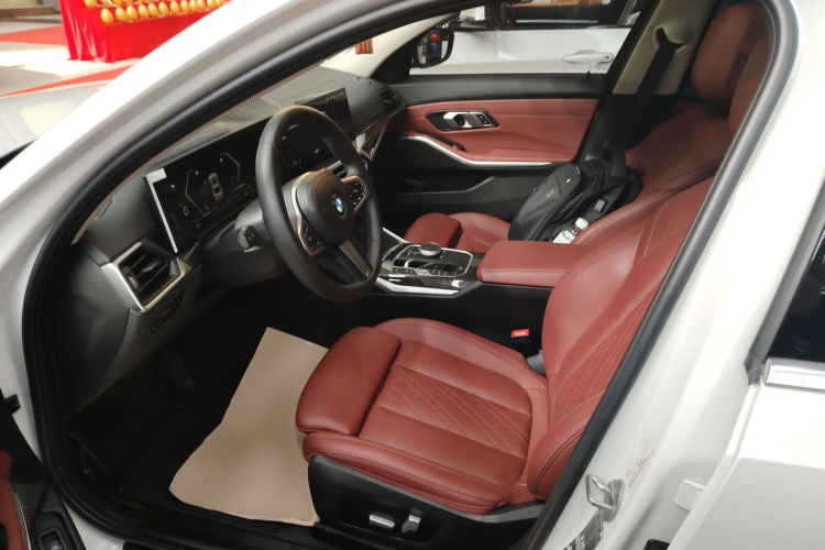 BMW 3 Series 2023 car image #15