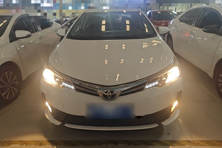 Toyota Corolla 2018 immagine di auto #3