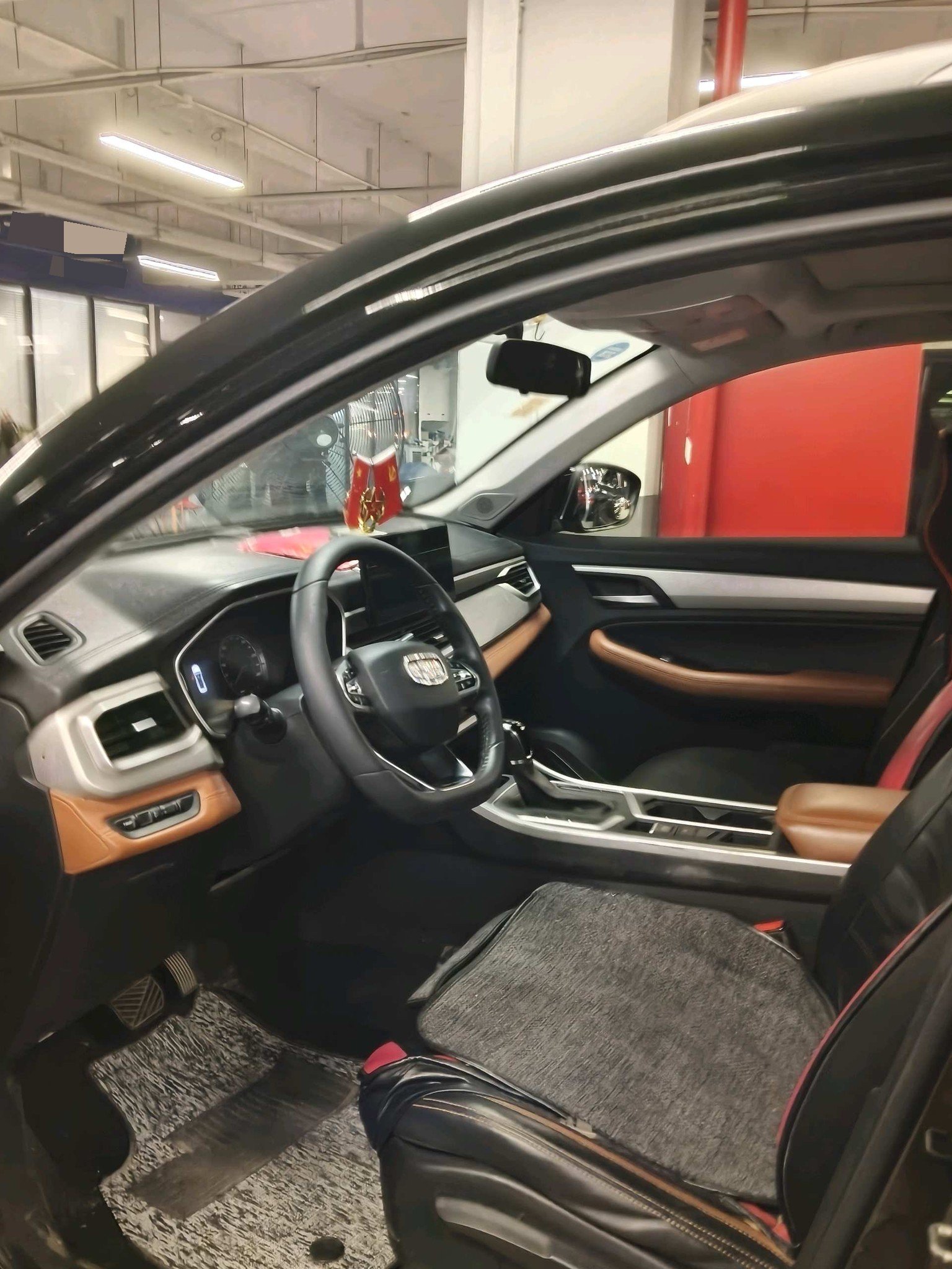 GEELY Vision X6 2019 car image #3