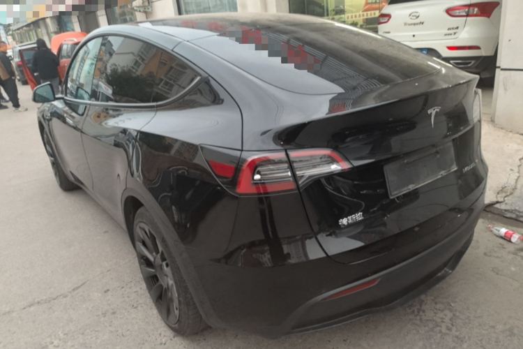 Tesla Model Y 2023 #5 Tesla Model Y 2023 صورة سيارة #5