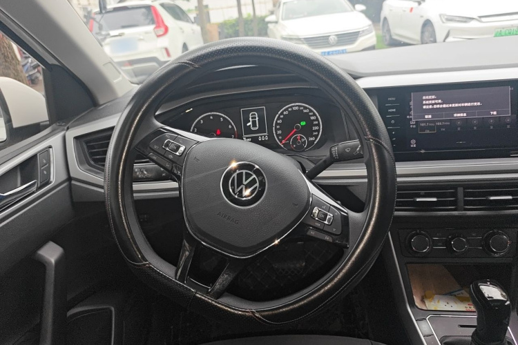 Volkswagen Polo 2022 car image #11