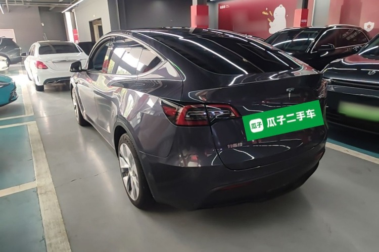 Tesla Model Y 2022 immagine di auto #5