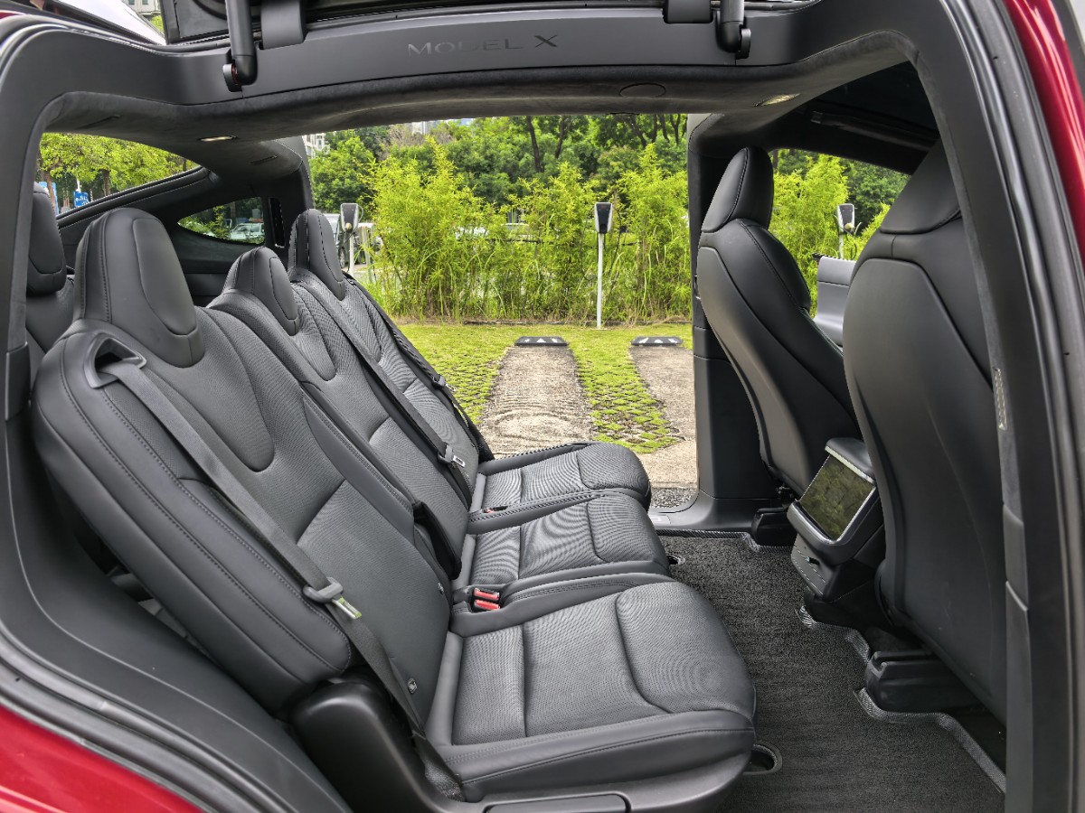 Tesla Model X 2023 car image #9