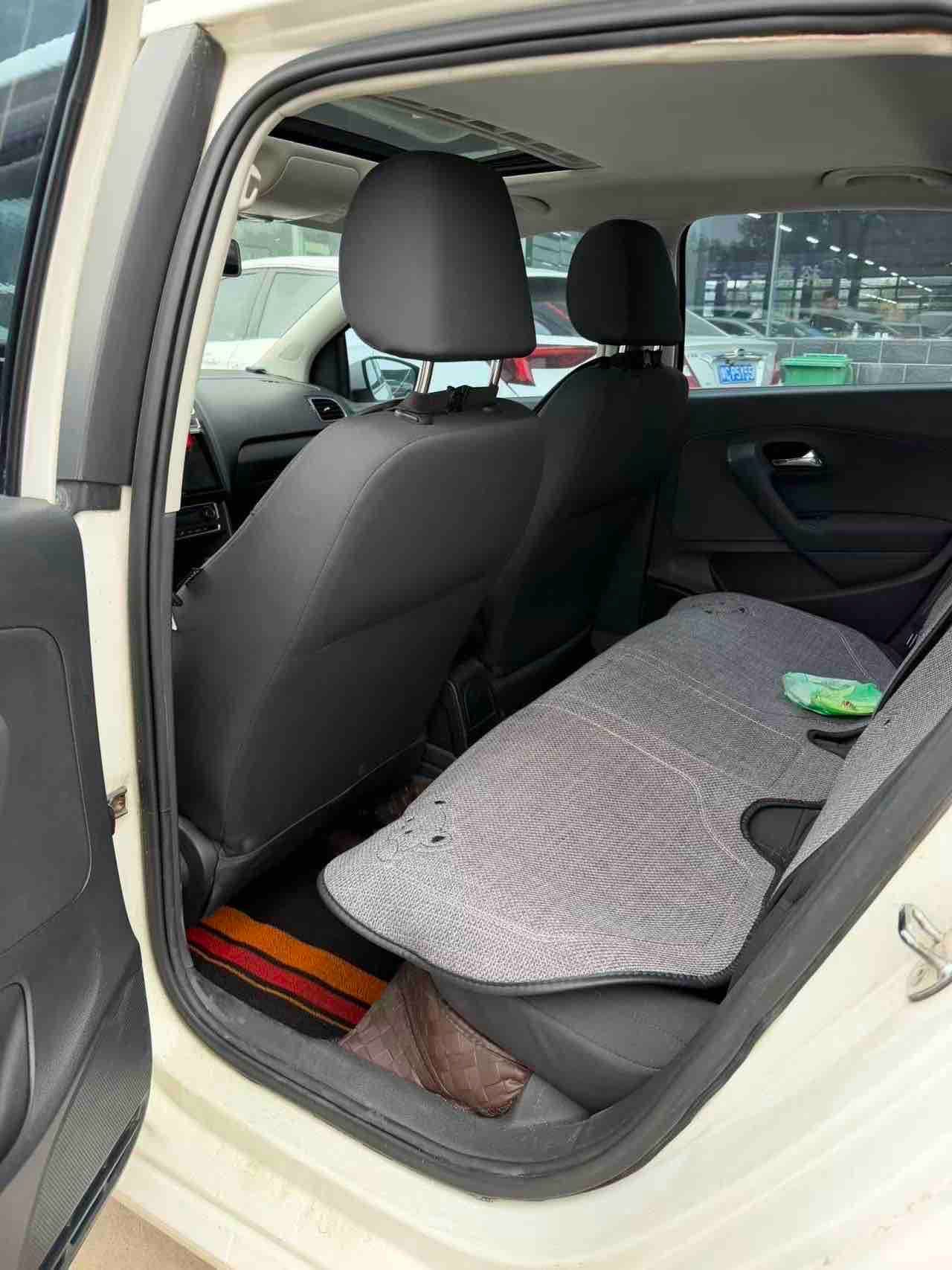 Volkswagen Polo 2014 car image #4