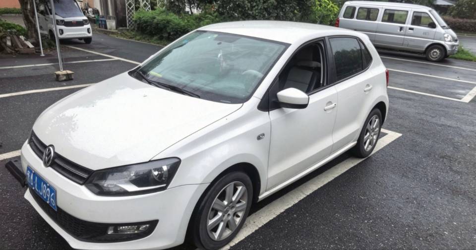 Volkswagen Polo 2014 Volkswagen Polo 2014 car image