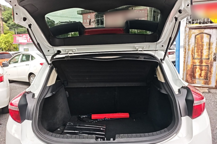 GEELY Emgrand GS 2018 car image #19