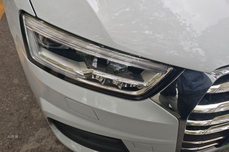 Audi Q3 2018 car image #8